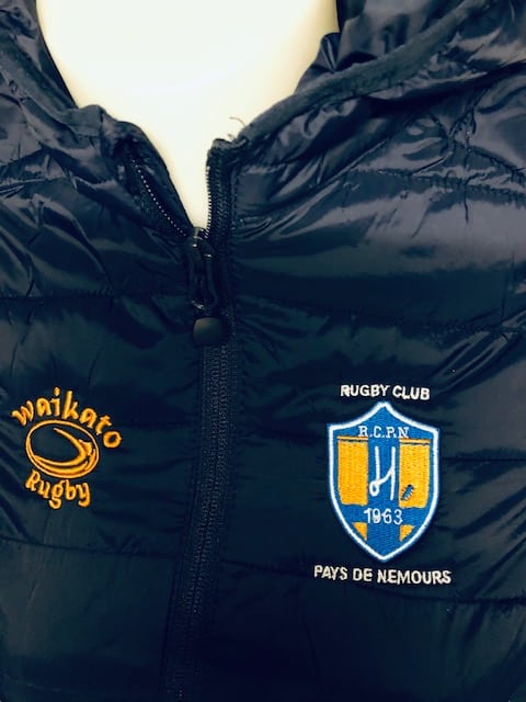 DOUDOUNE LEGERE CAPUCHE RUGBY CLUB PAYS DE NEMOURS